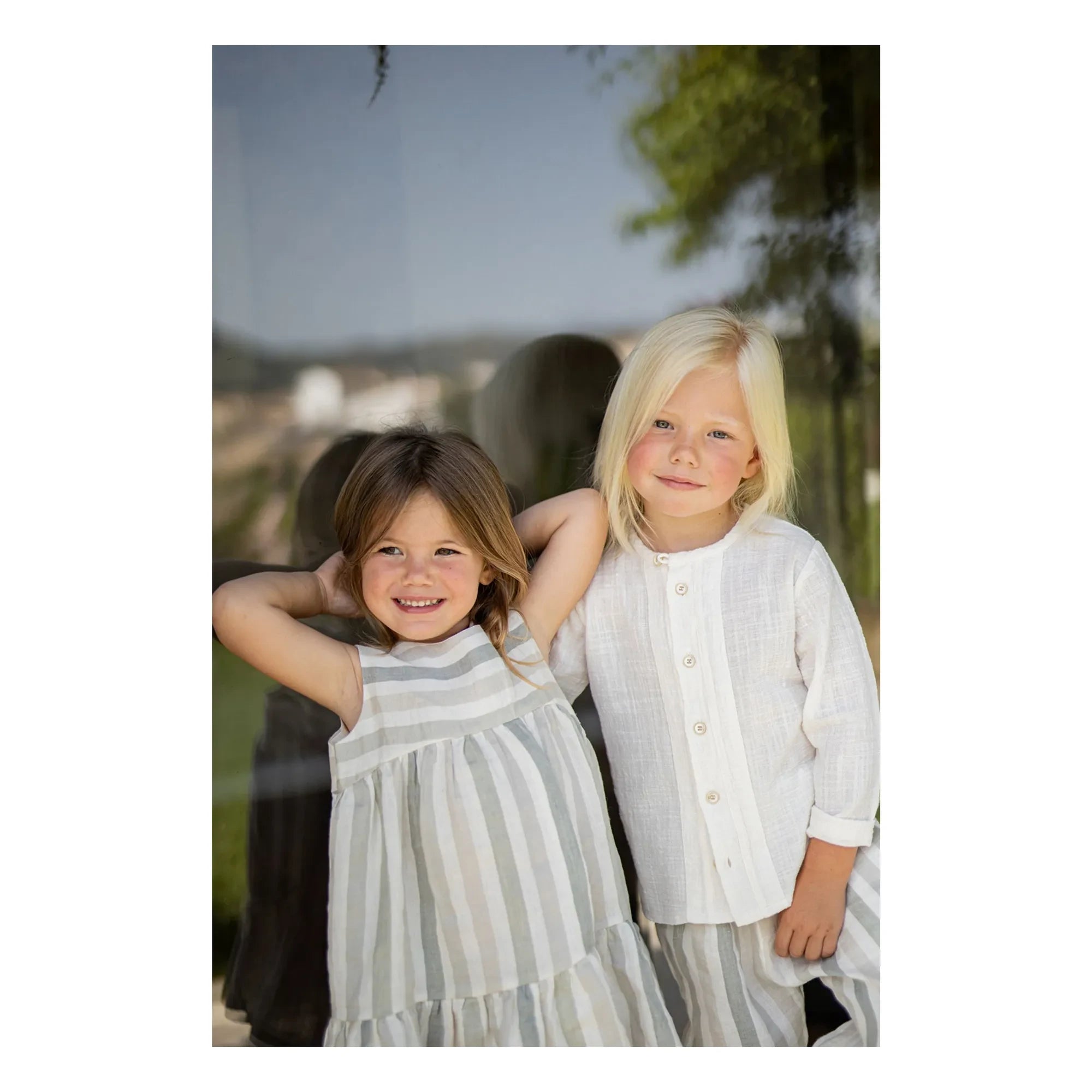 1+ in the family - Gestreiftes Leinen Calonge Kleid | Ecru