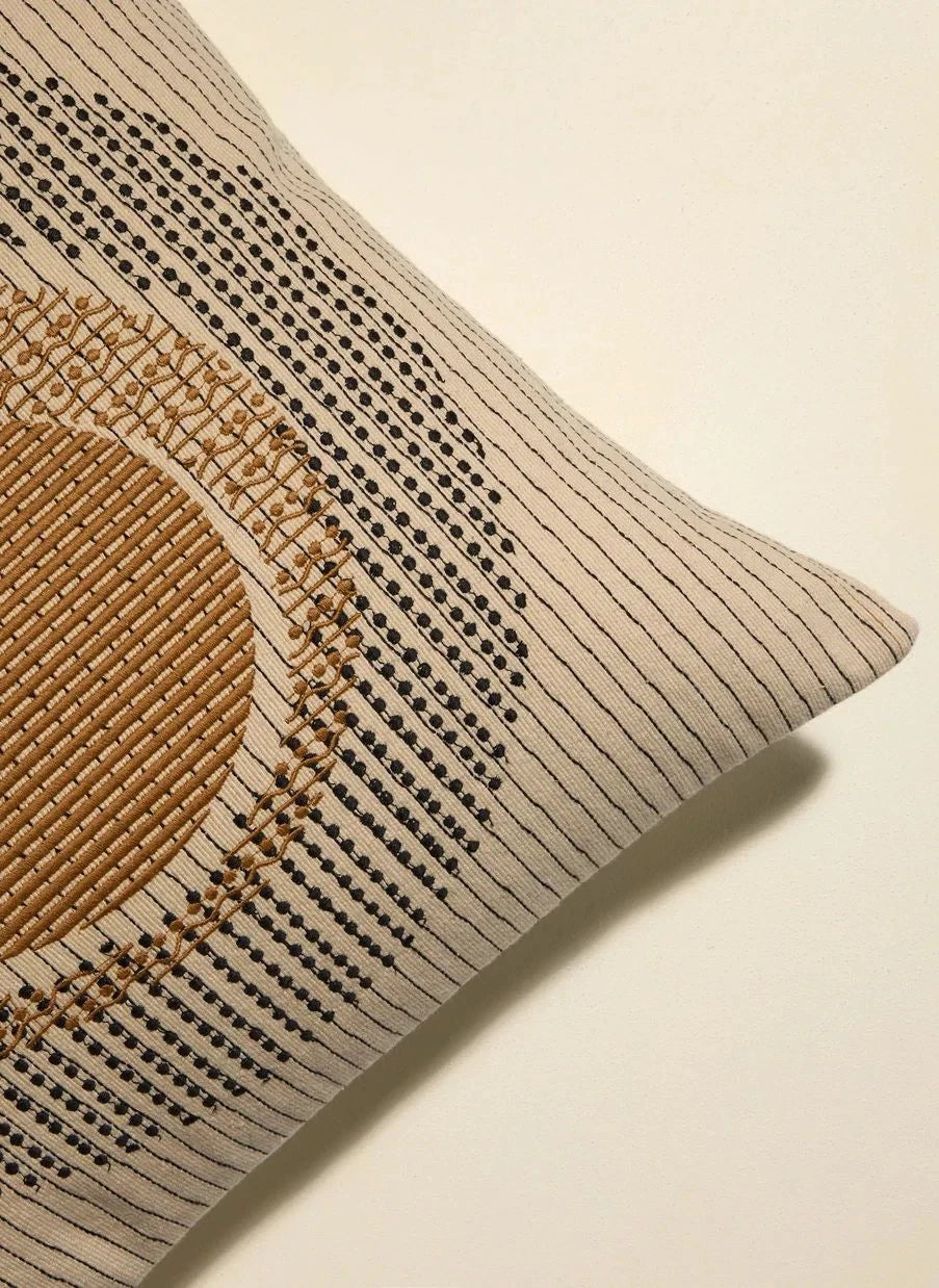 Maison Sarah Lavoine - "Oasis" besticktes Kissen | Havanna