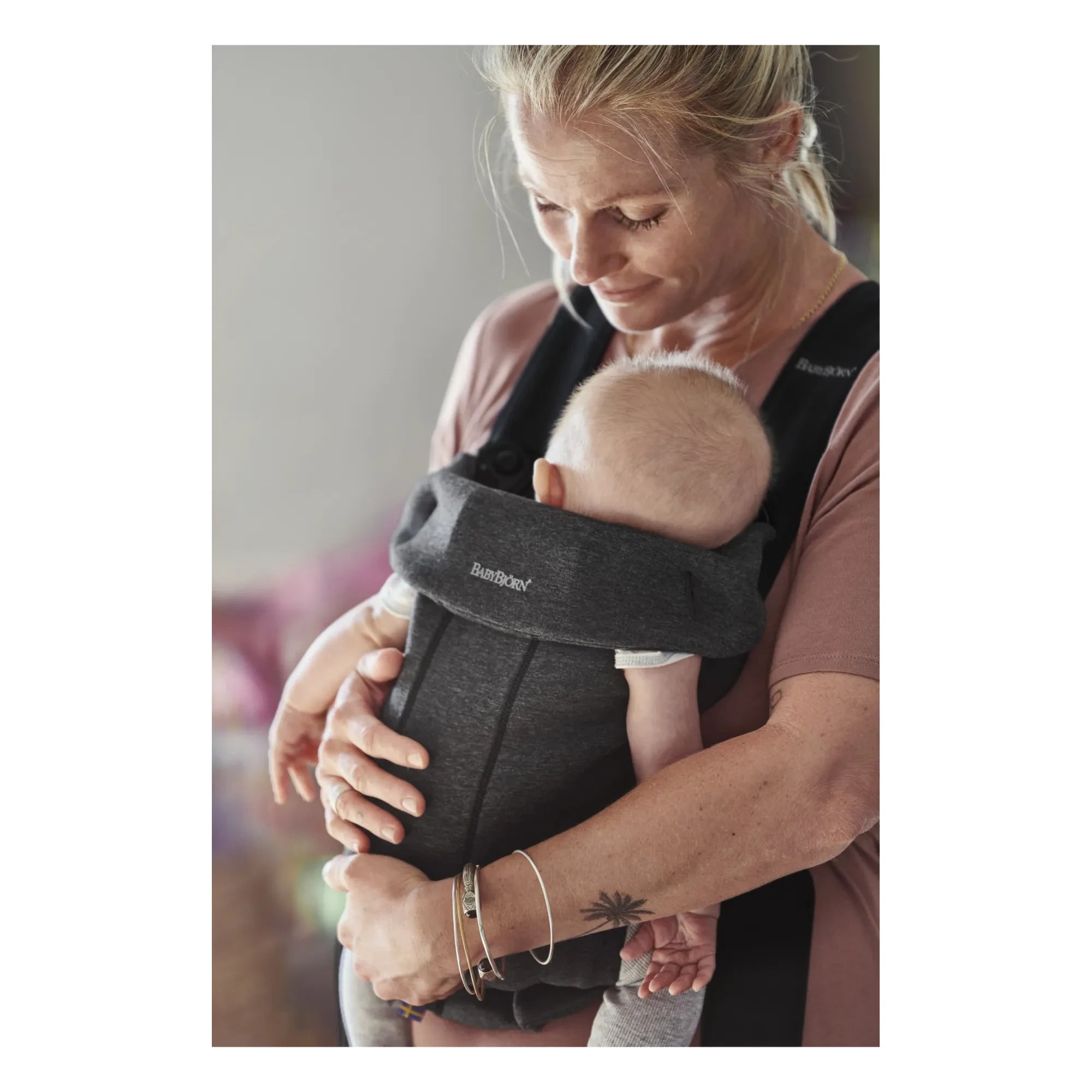 BabyBjörn - Mini 3D Jersey Babytrage | Dunkelgrau