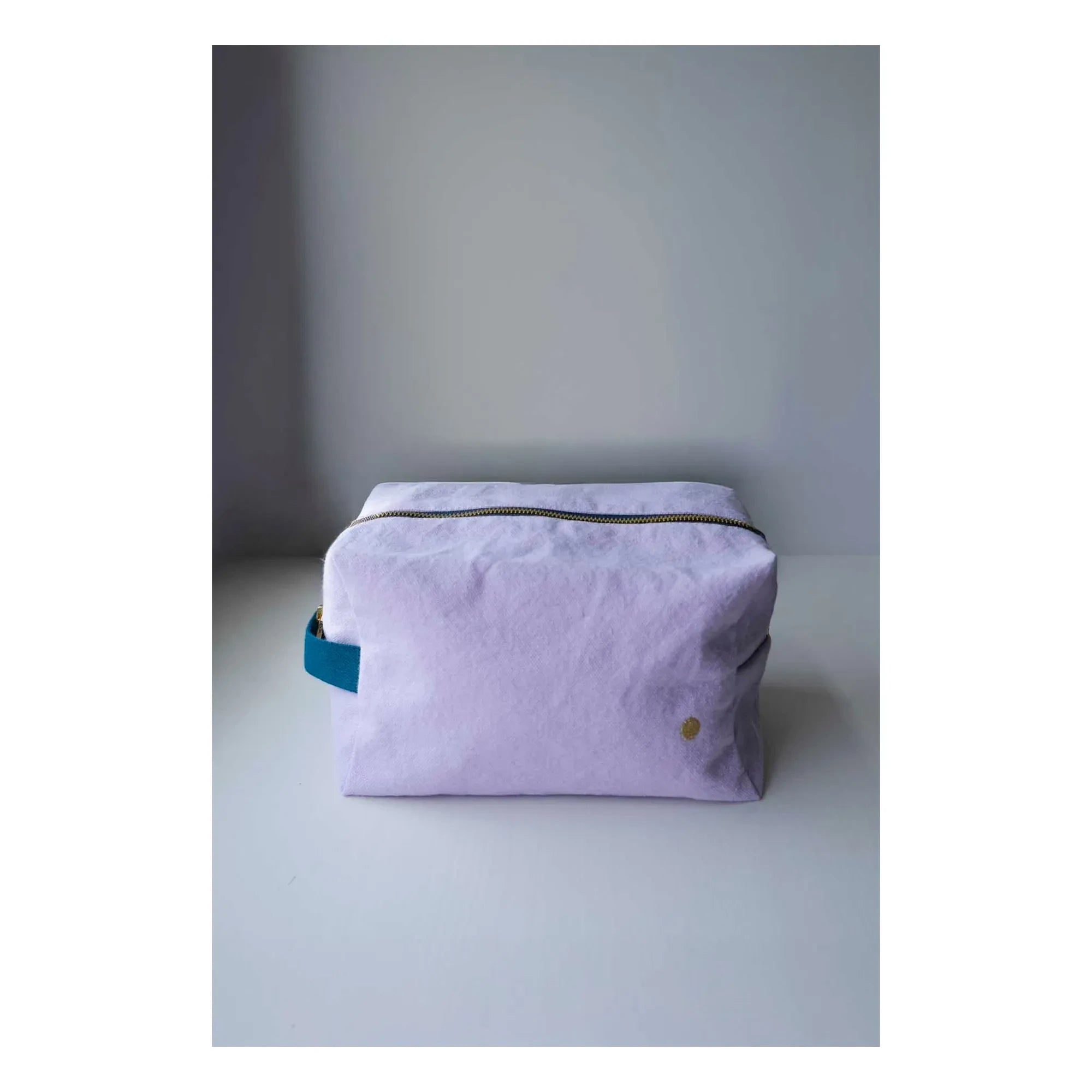 Das Sahnehäubchen – Iona Kubik-Kulturtasche | Lila