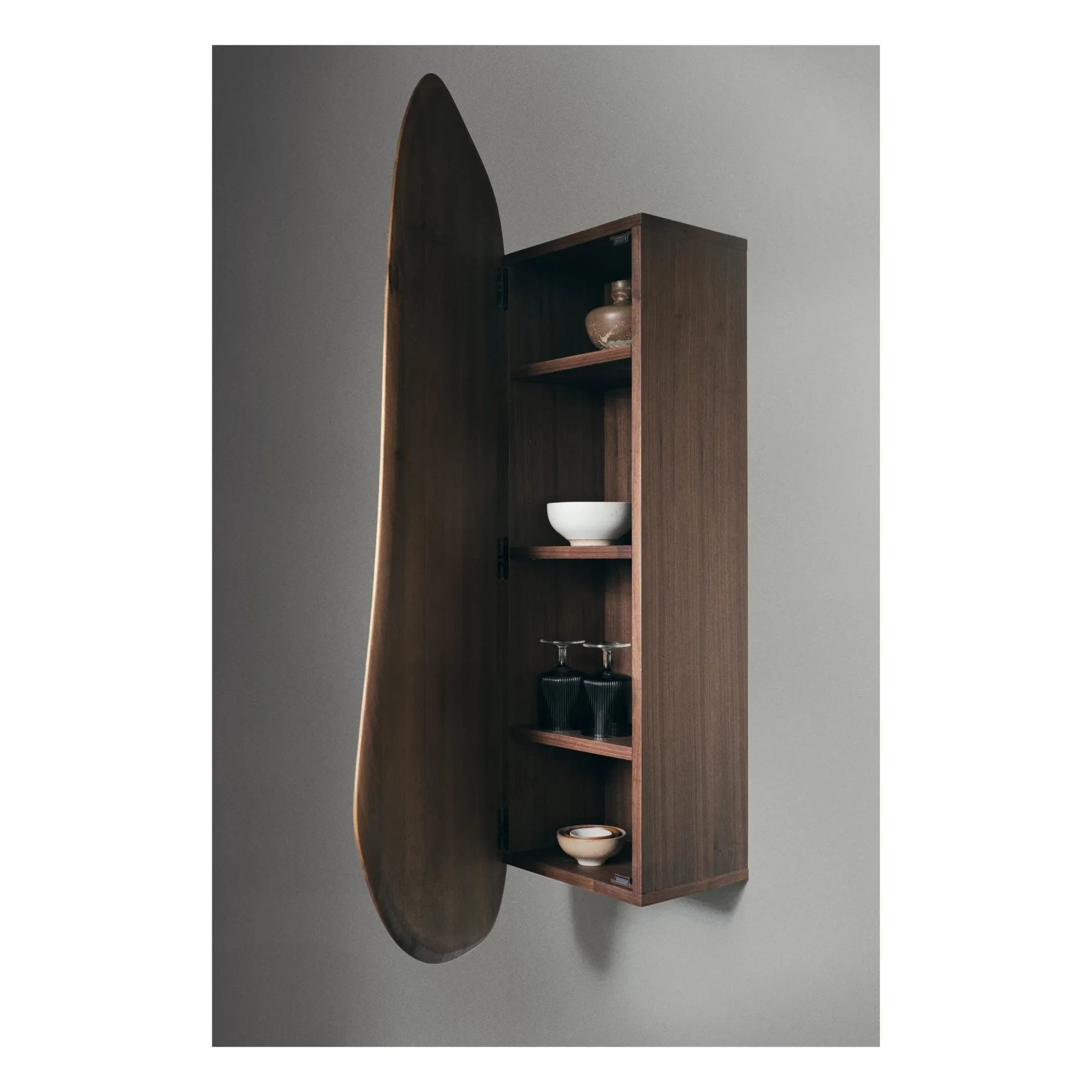Ferm Living - Feve Wandschrank | Nussbaum
