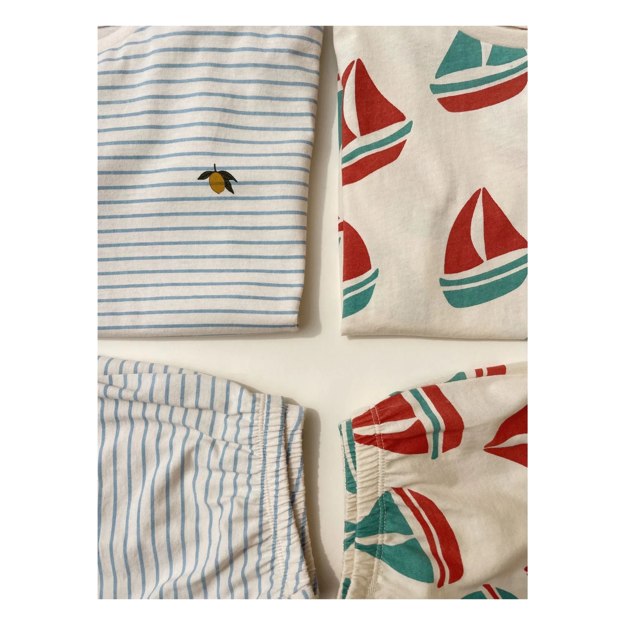 Konges Sløjd - Famo Gestreiftes Set aus Bio-Baumwolle T-Shirt und Shorts | Blau