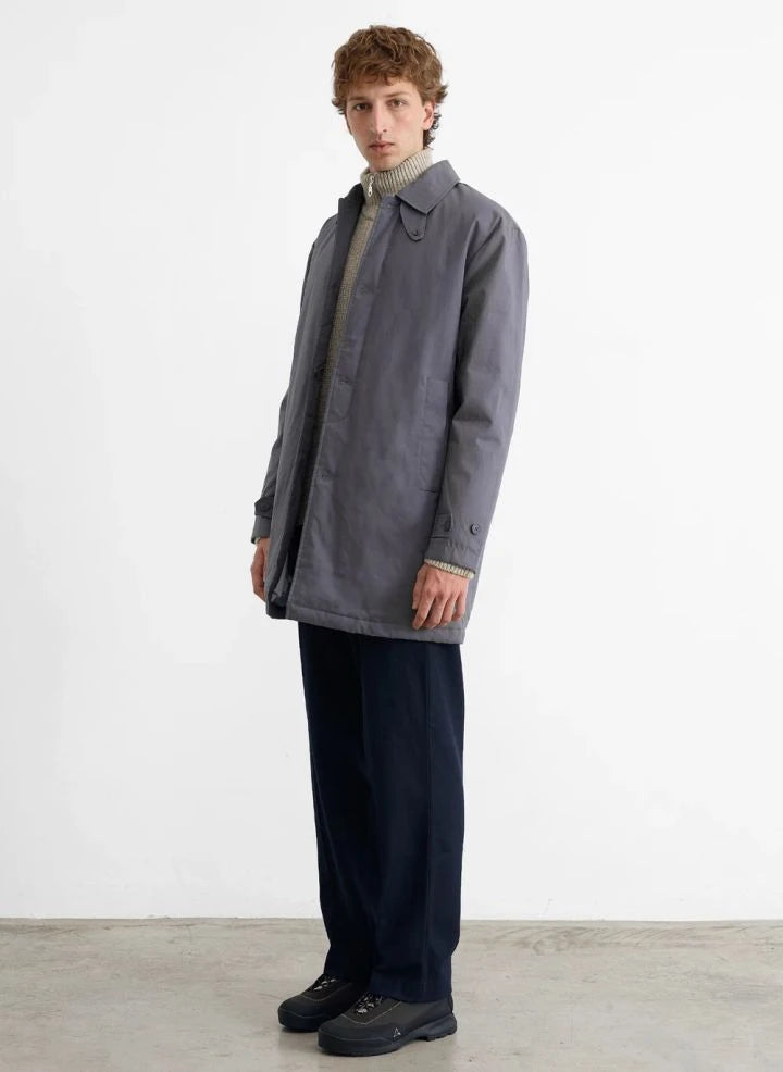 Edmmond Studios - Grauer Trenchcoat Radio