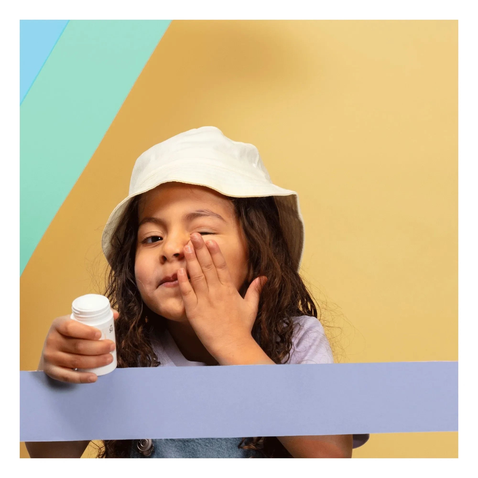 Naïf Natural Skincare - Bebekler ve çocuklar için SPF50 kokusuz güneş çubuğu - 36 g