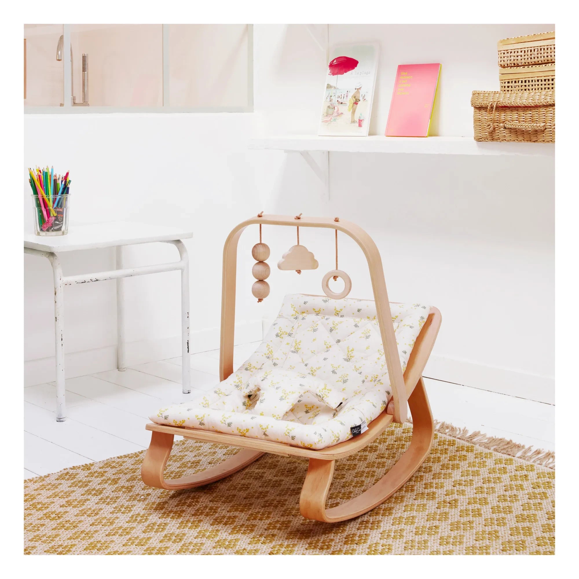 Charlie Crane - Levo Babywippe Spielbogen mit Spielzeug | Buche