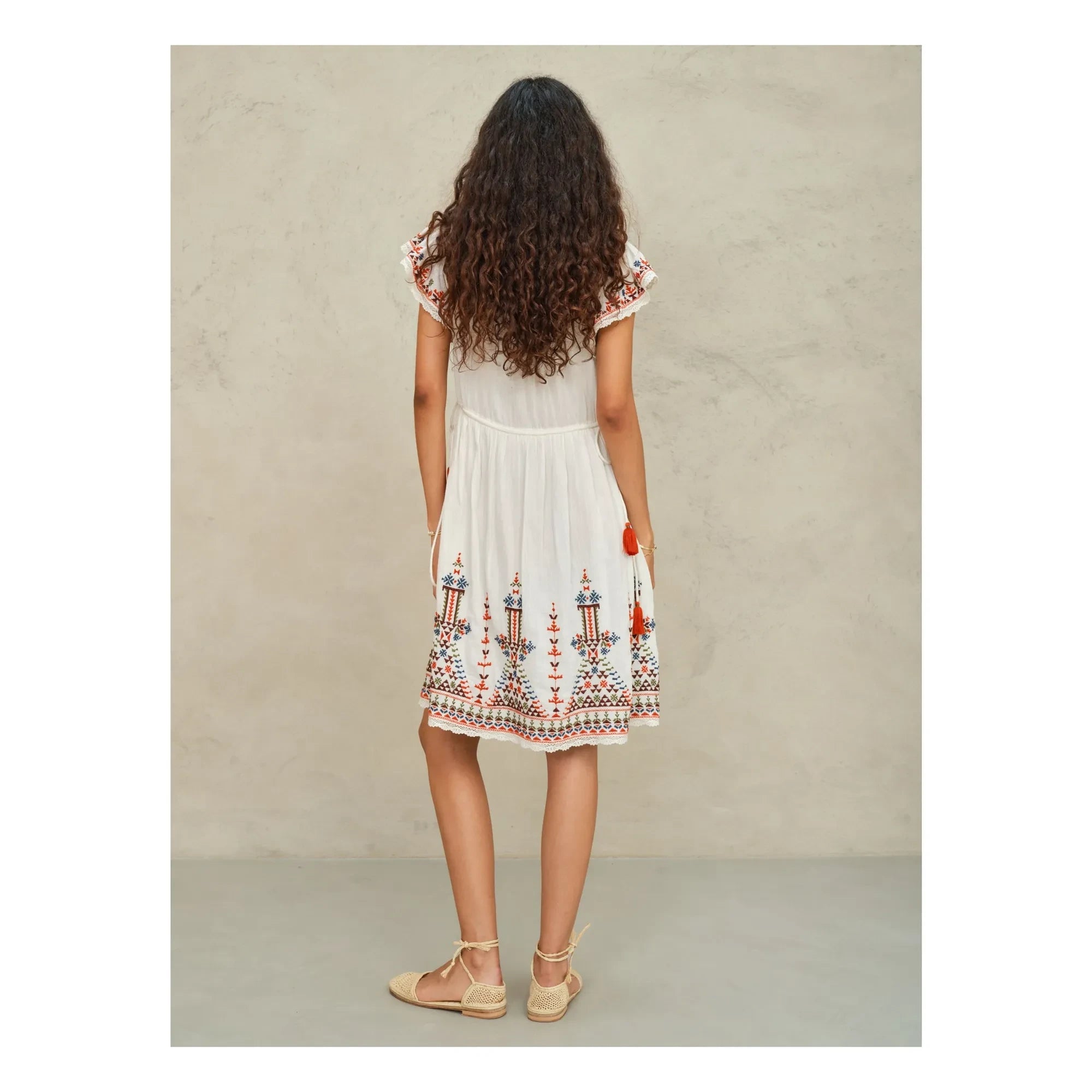 M.A.B.E. - Rani Baumwollstickerei-Kleid | Ecru