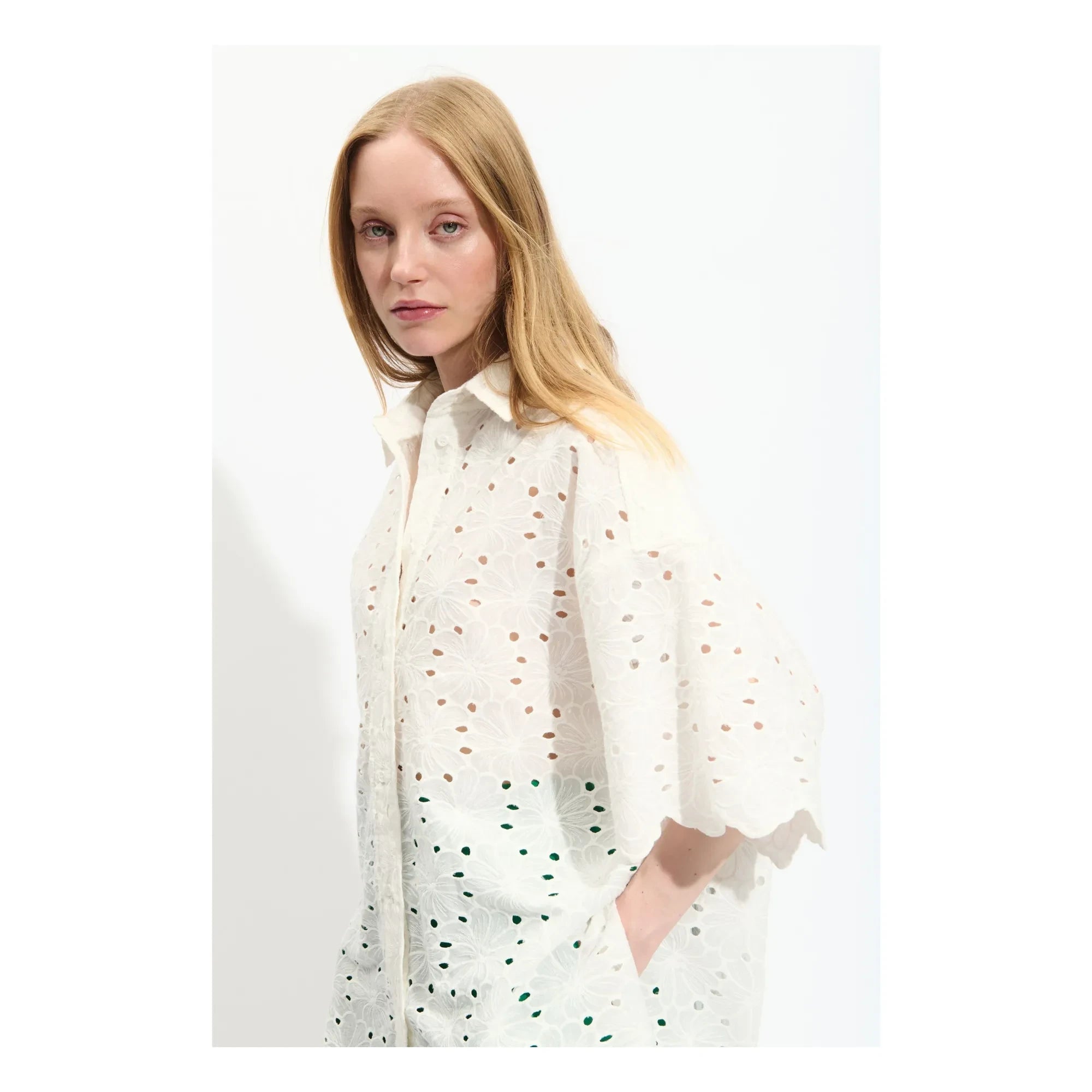 BELLEPIECE - Pio Baumwolle Bestickte Bluse | Weiß