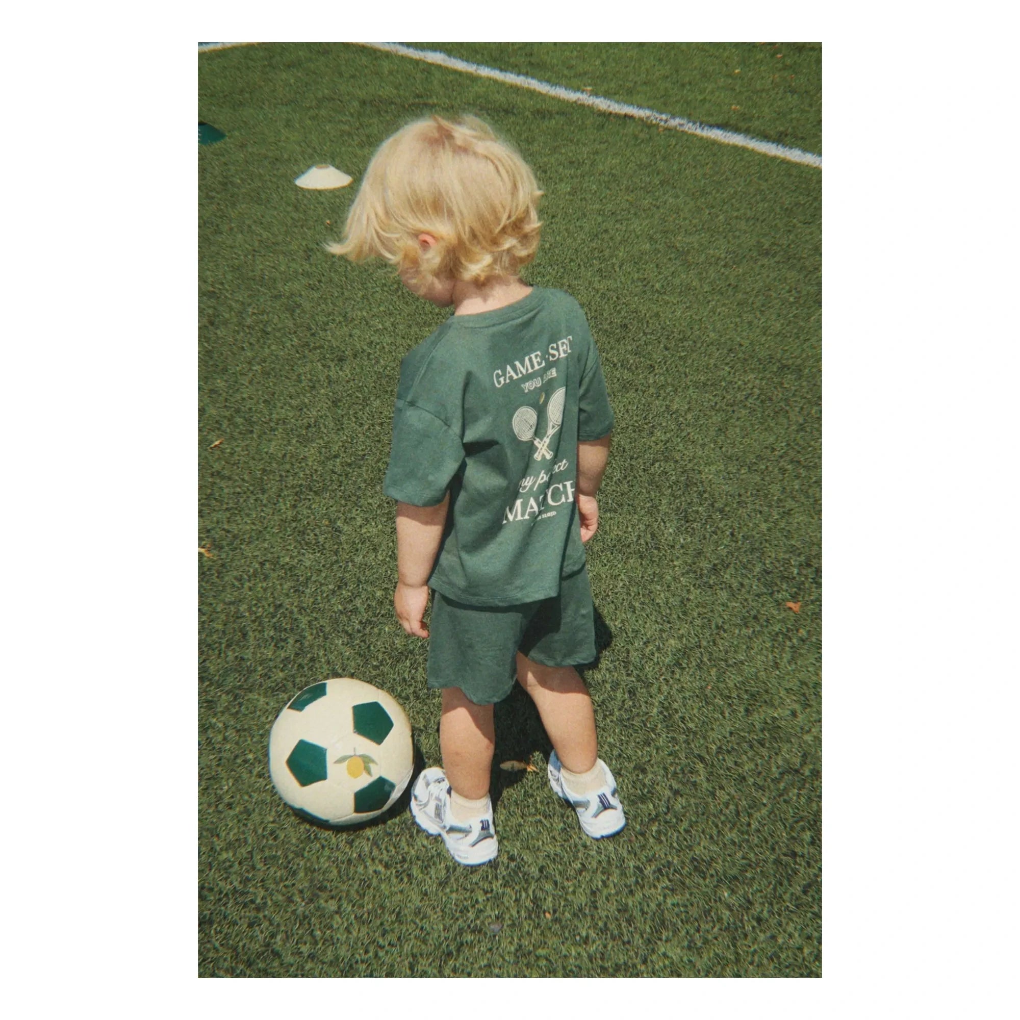 Konges Sløjd - Famo Tennis Bio-Baumwoll-T-Shirt und Shorts Set | Dunkelgrün