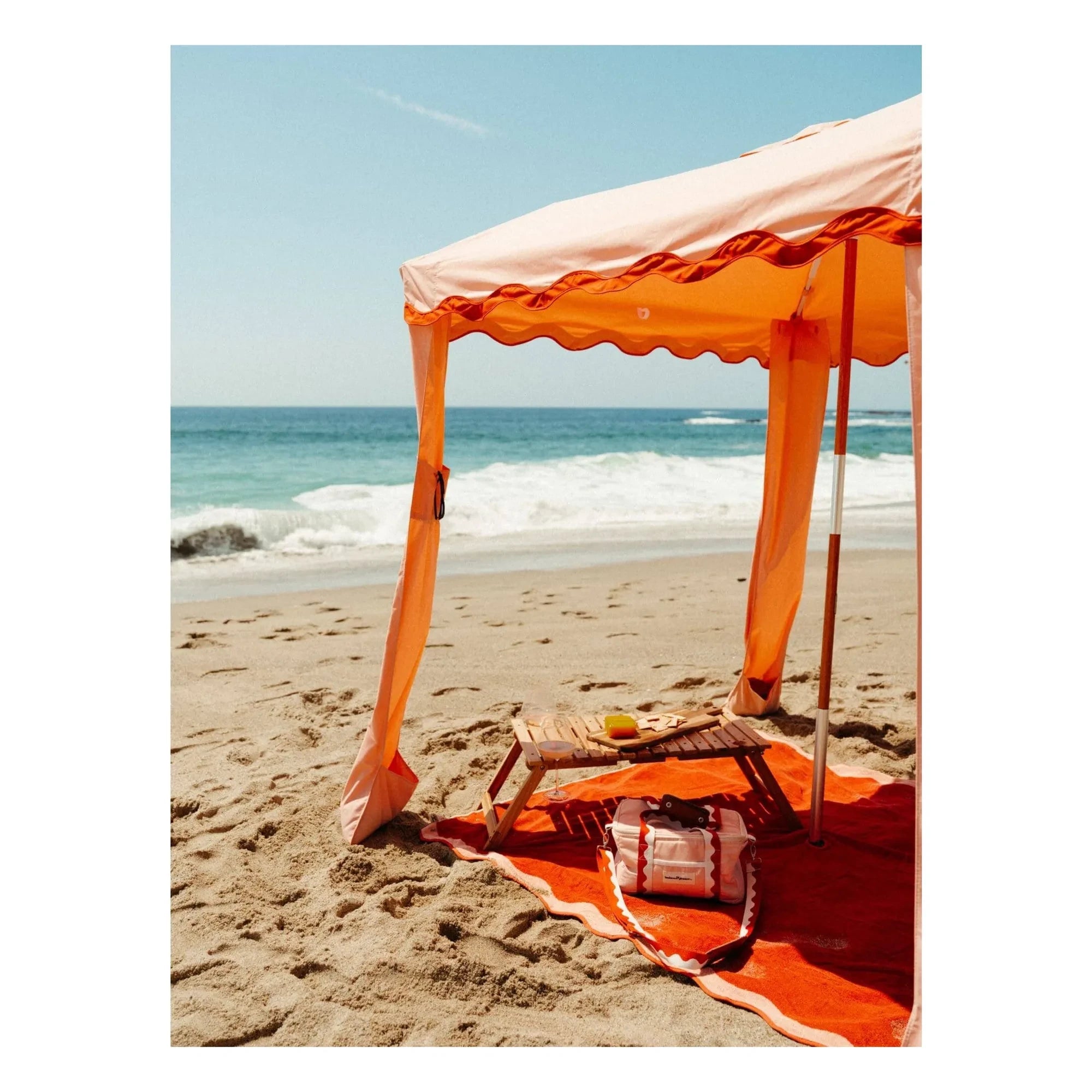 Business & Pleasure Co. – Perforiertes Strandtuch | Rosa