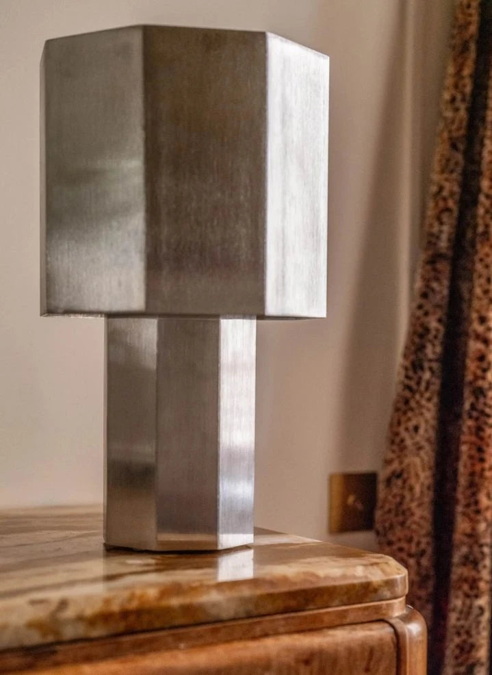 The Socialite Family - Pompon Tischlampe | Silber