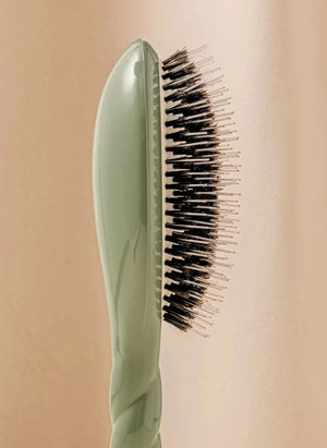 La Bonne Brosse - Die Unentbehrliche Haarbürste Nr. 02 - Pflege und Entwirrung | Mandelgrün