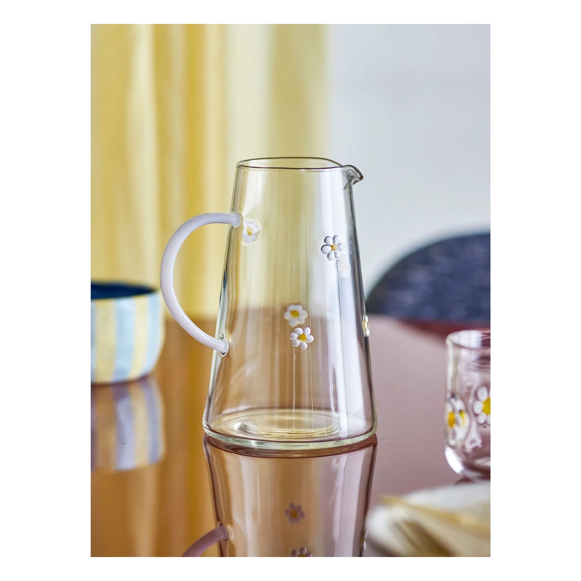 Bloomingville - Buzz Glaskaraffe mit Blumenmotiv