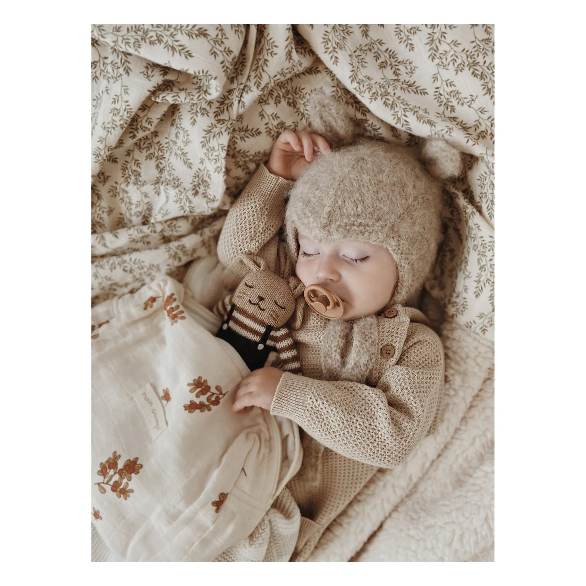 Main Sauvage - Kuscheltier Hase mit Strampler | Schwarz