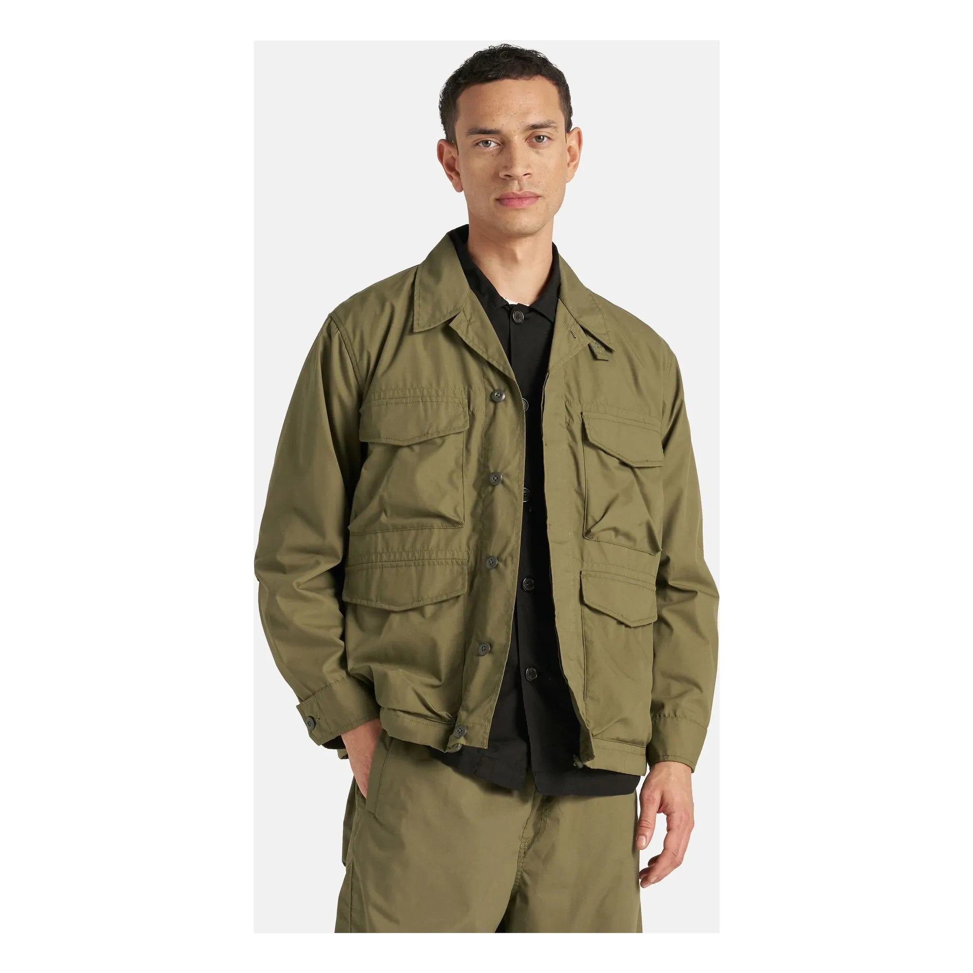 Universal Works – Jacke aus recyceltem Fallschirmgewebe | Olivgrün