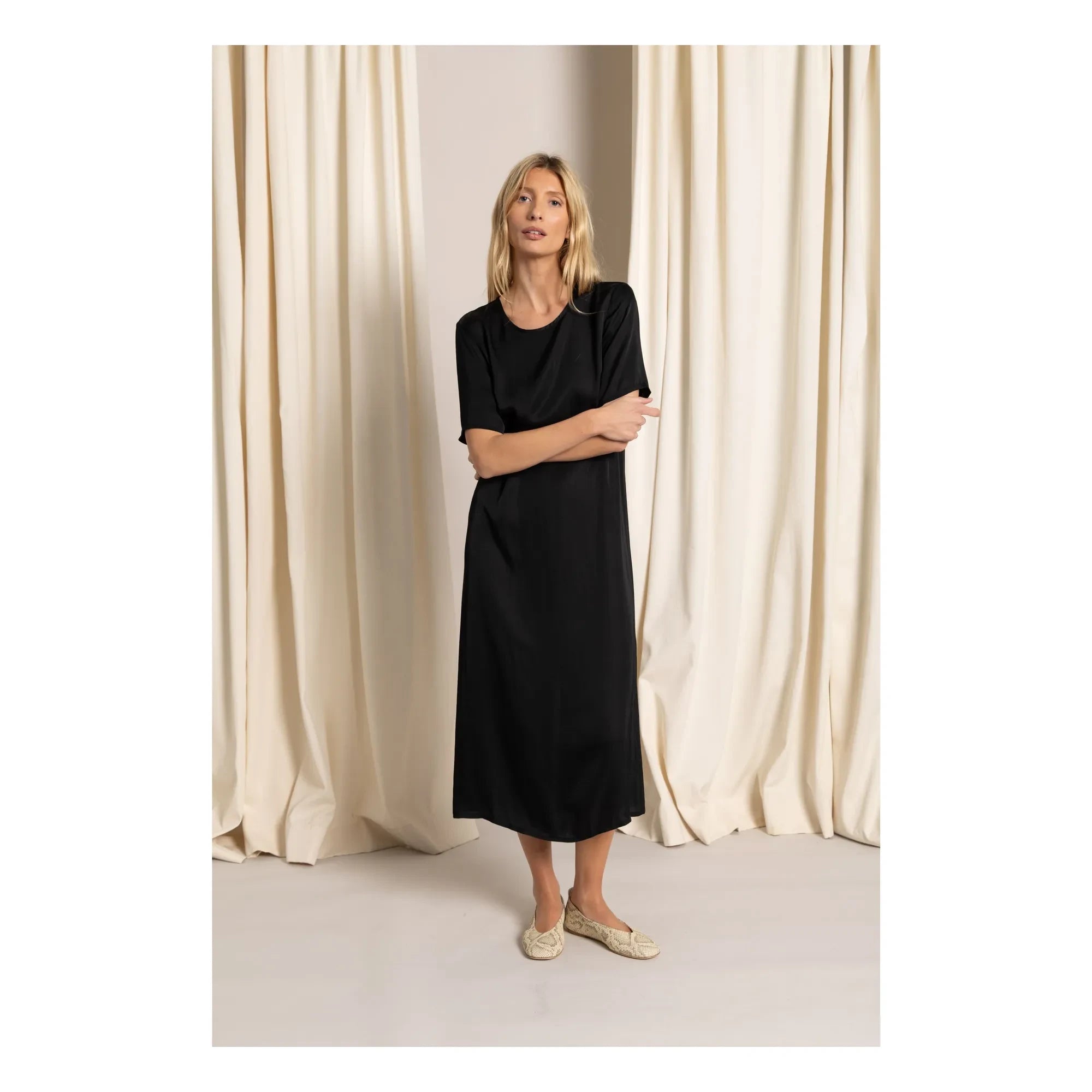Smallable Woman - Edith T-shirt Kleid | Schwarz