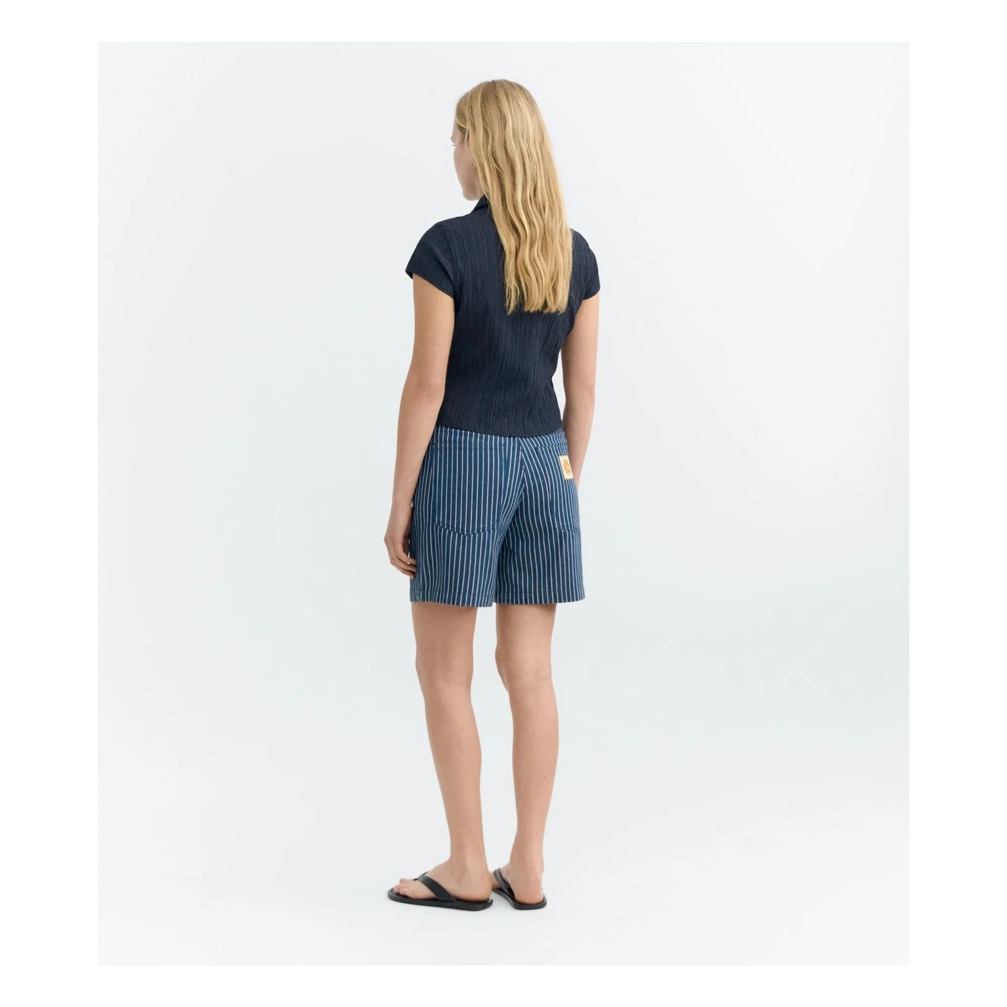 Thinking Mu - Luisa Gestreifte Bio-Baumwoll-Shorts | Grau-Blau