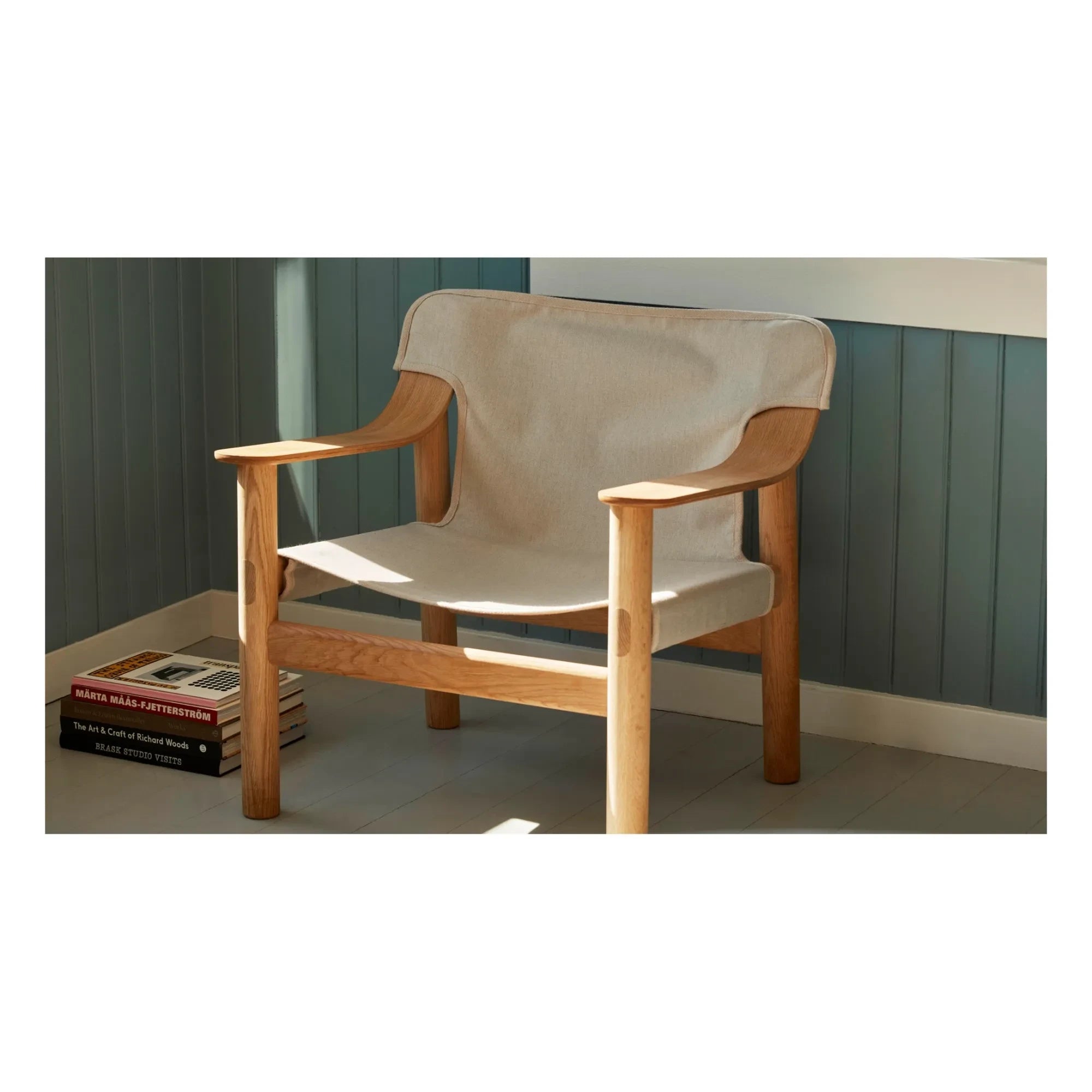 Hay - Bernard Oak and Canvas Sessel, Shane Schneck