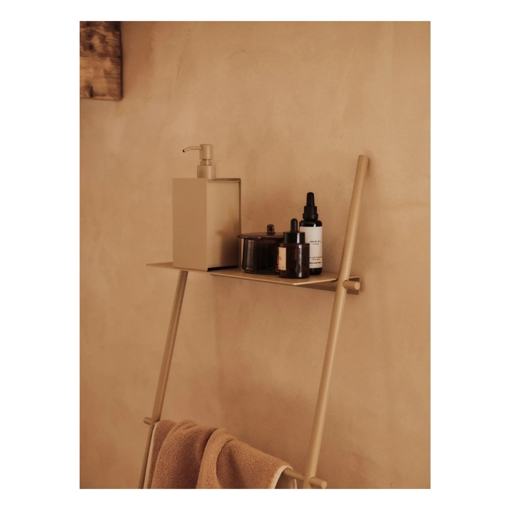 Ferm Living - Dora Handtuchhalter | Gebrochenes Weiß