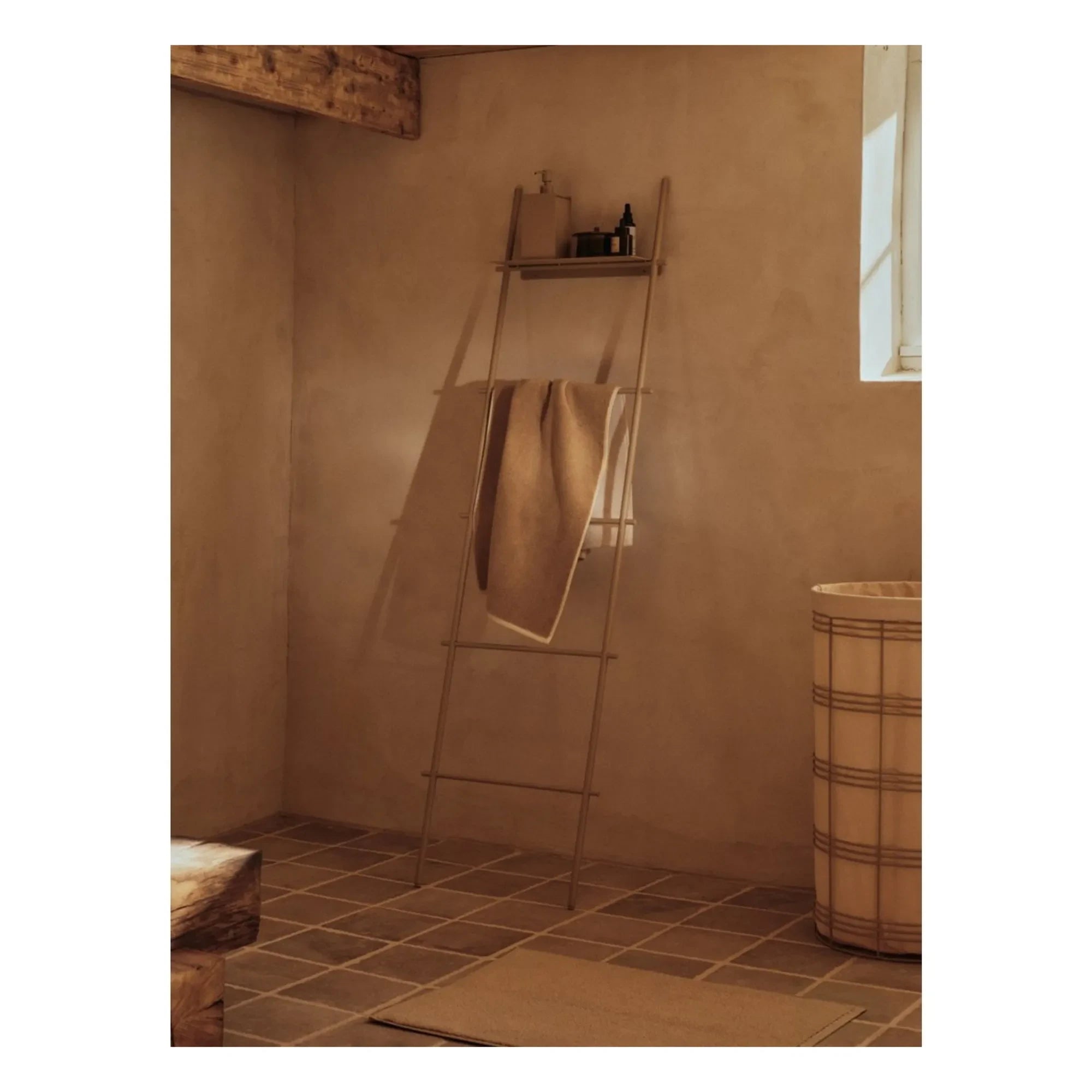 Ferm Living - Dora Handtuchhalter | Gebrochenes Weiß