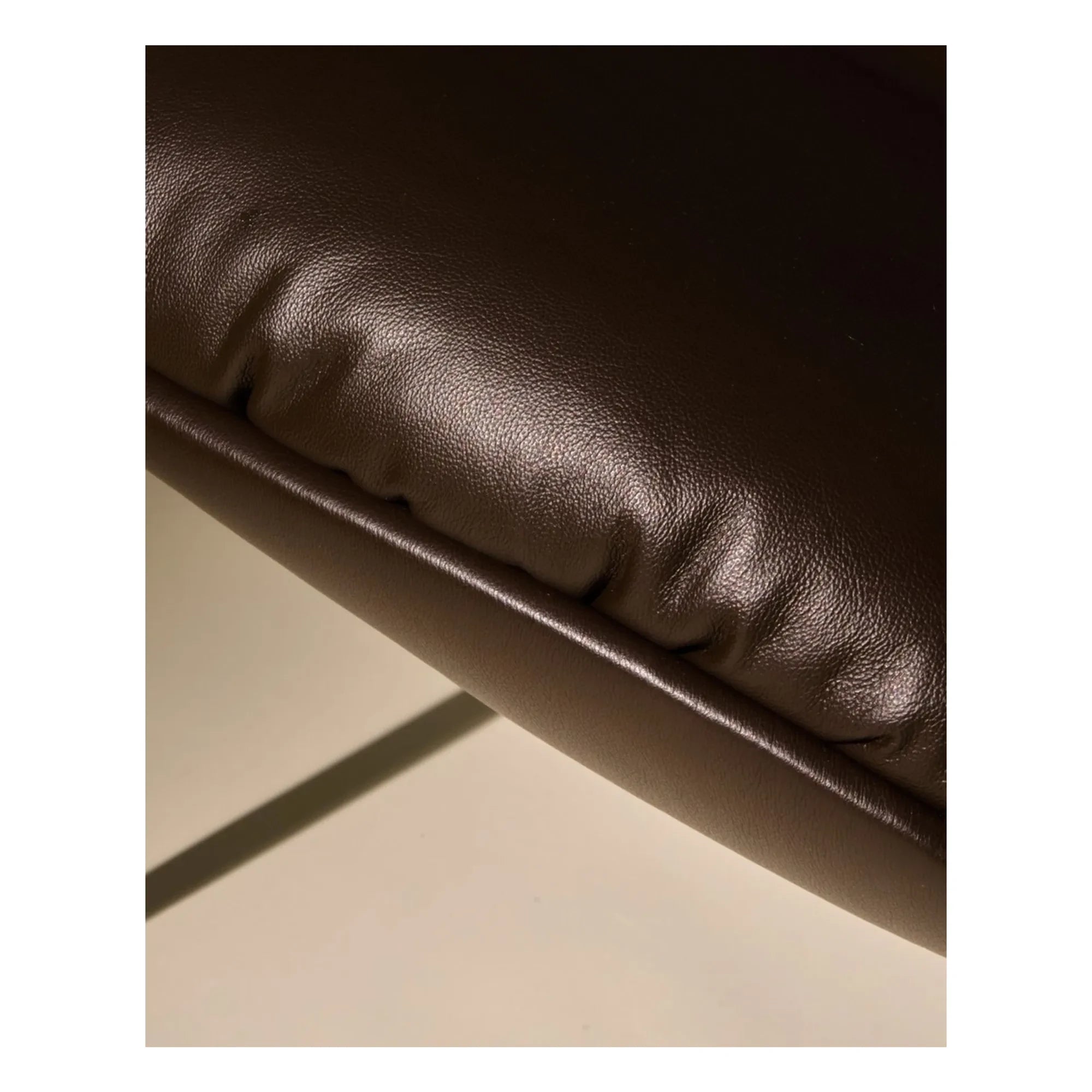 Gubi - Beetle Lounge Chair, weiches Leder, Gamfratesi | Kaffee