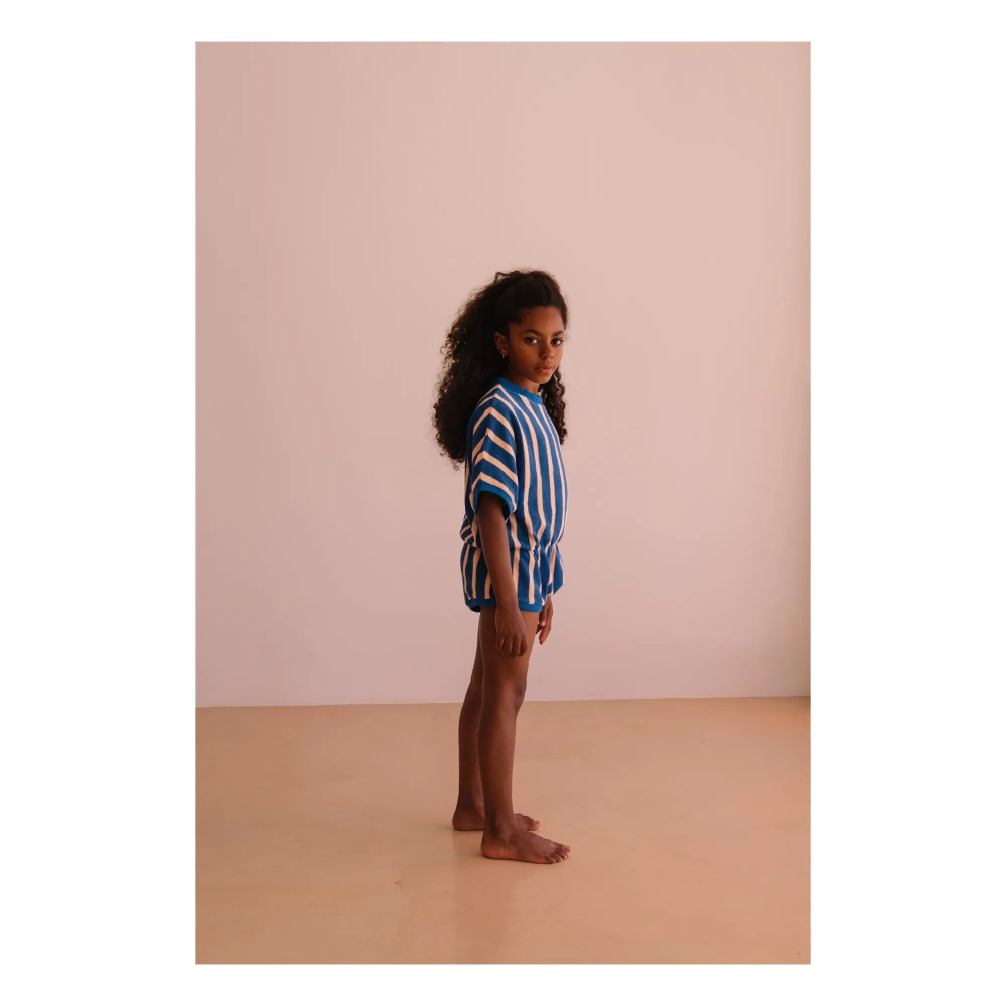We Are Kids – Romy gestreifter Strampler aus Bio-Baumwolle | Blau