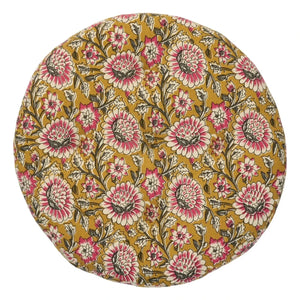 Madam Stoltz - Stuhlhusse aus Baumwolle mit Blumenmuster | Senffarben