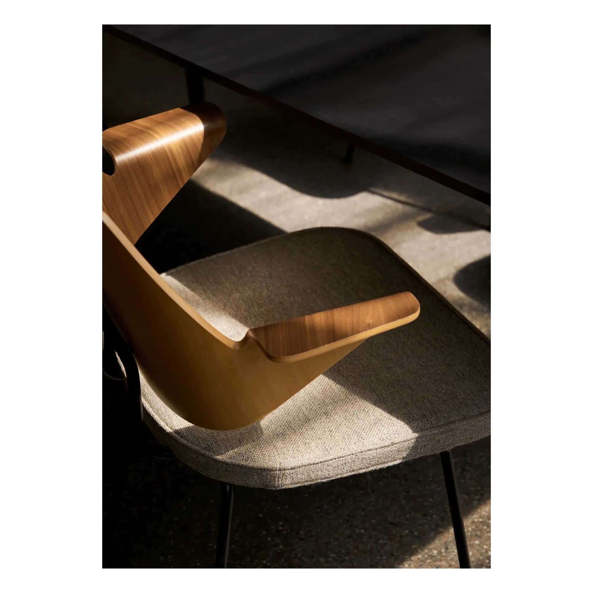 & Tradition - RFH RD7 Stuhl, Robin Day | Dunkelgrau