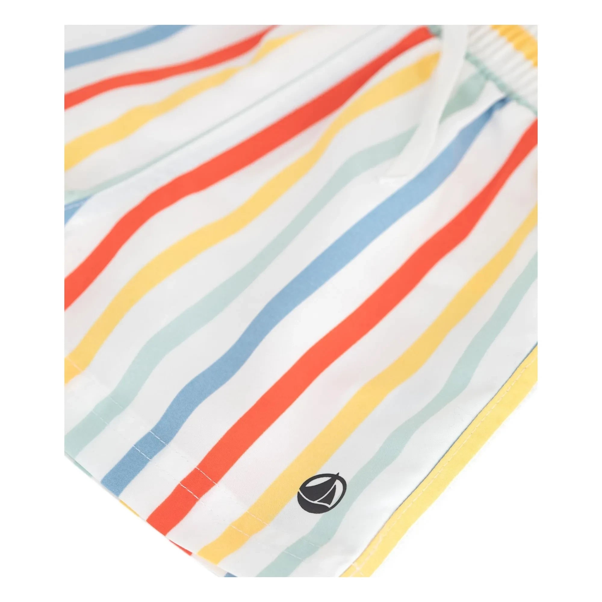 Petit Bateau – Gestreifte Badeshorts aus recycelter Faser für Babys | Weiß
