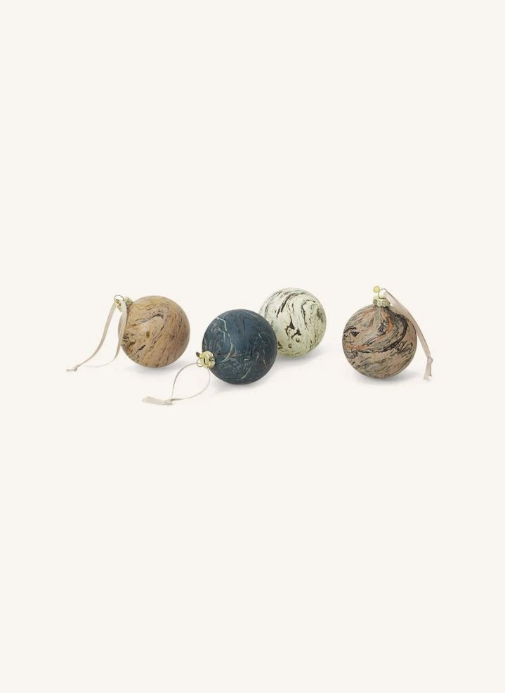 Ferm Living - Marmor-Optik Weihnachtsbaumkugeln - 4er Set