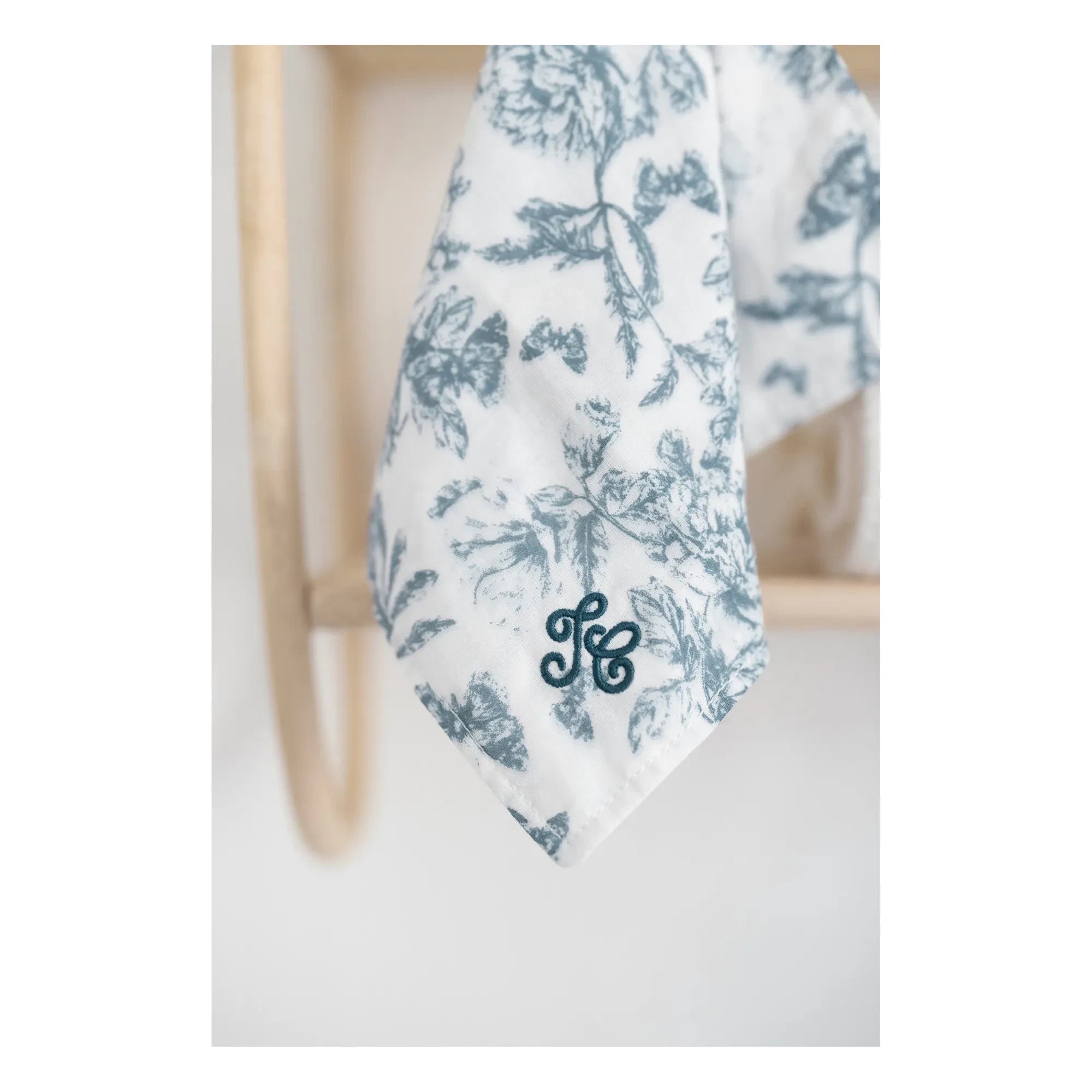 Tartine et Chocolat - Kuscheltier Hase Augustin Toile de Jouy | Blau