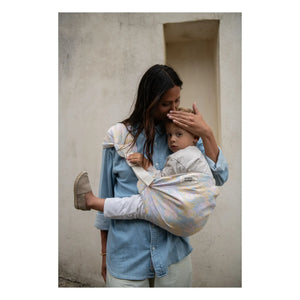 Mama Hangs - Babytrage zum Tragen & Gehen | Pastell