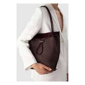BY FAR - Kayla Bast- und Ledertasche | Bordeaux