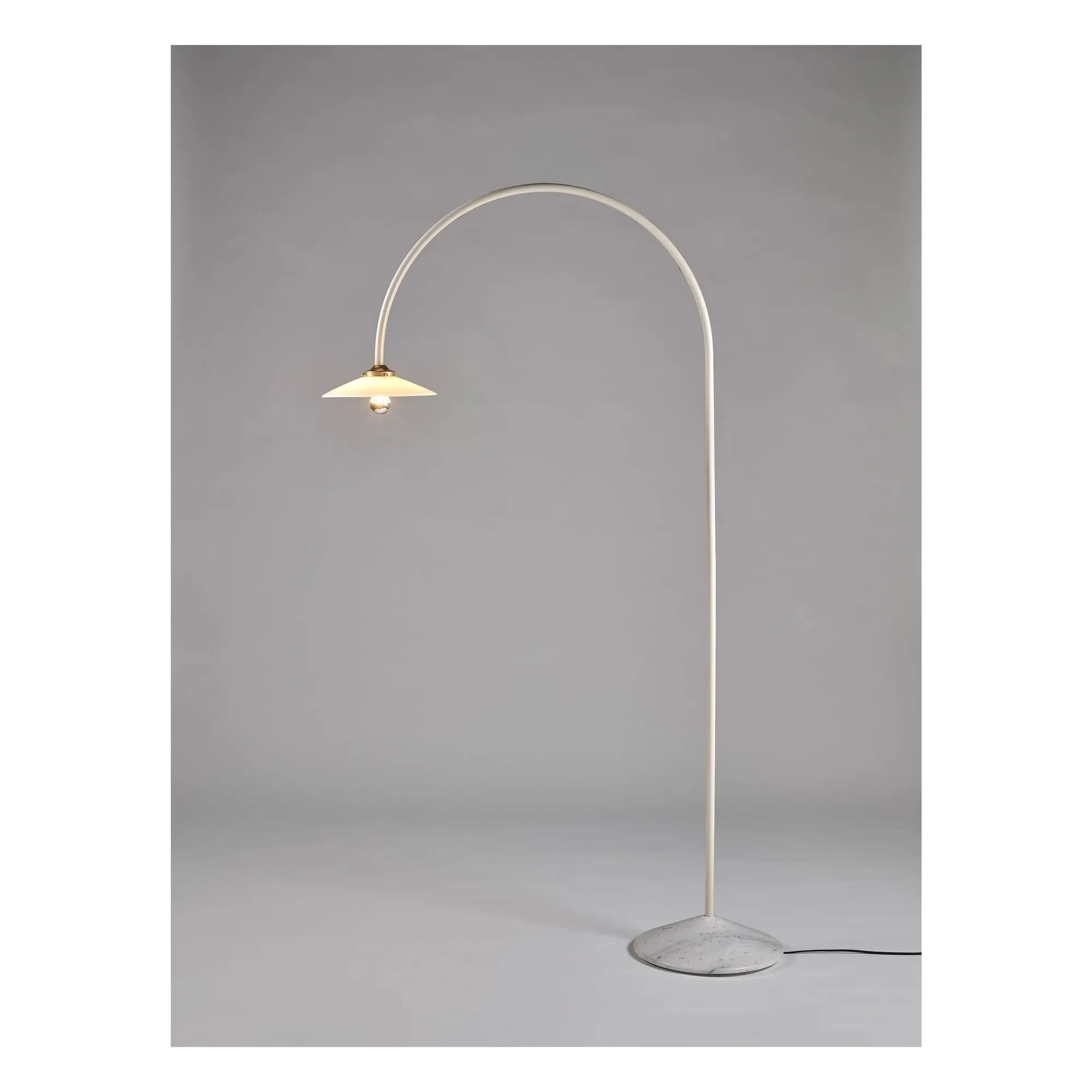 Valerie Objects - Stehleuchte N°2 auf Marmor, Muller Van Severen | Elfenbein