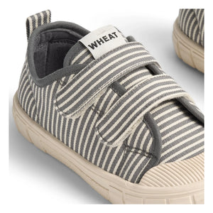 Wheat - Bobbie Gestreifte Sportschuhe mit Klettverschluss | Grau