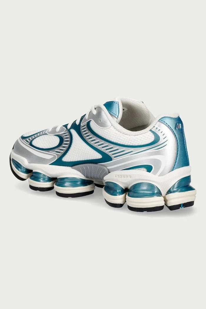 New Balance 2000 Kadın Spor Ayakkabı