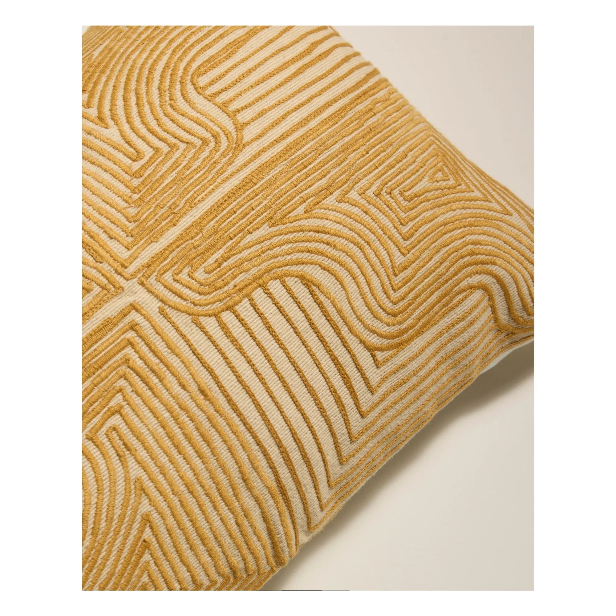 Maison Sarah Lavoine - Onda besticktes Kissen | Senf