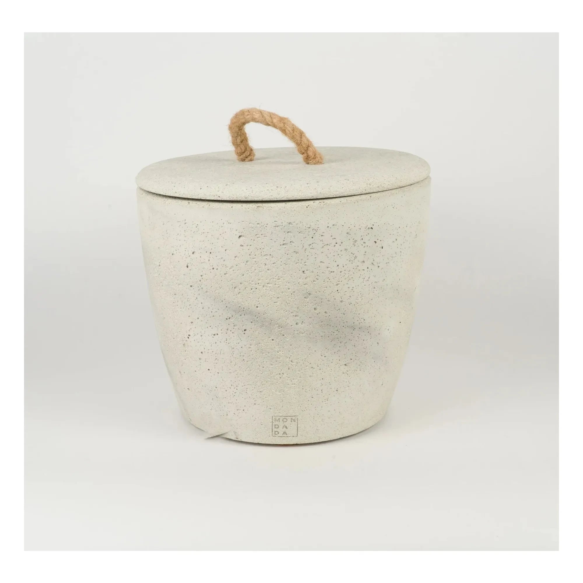 Mon Dada - Urban Garden Outdoorkerze, mit Deckel, neutraler Duft | Grau