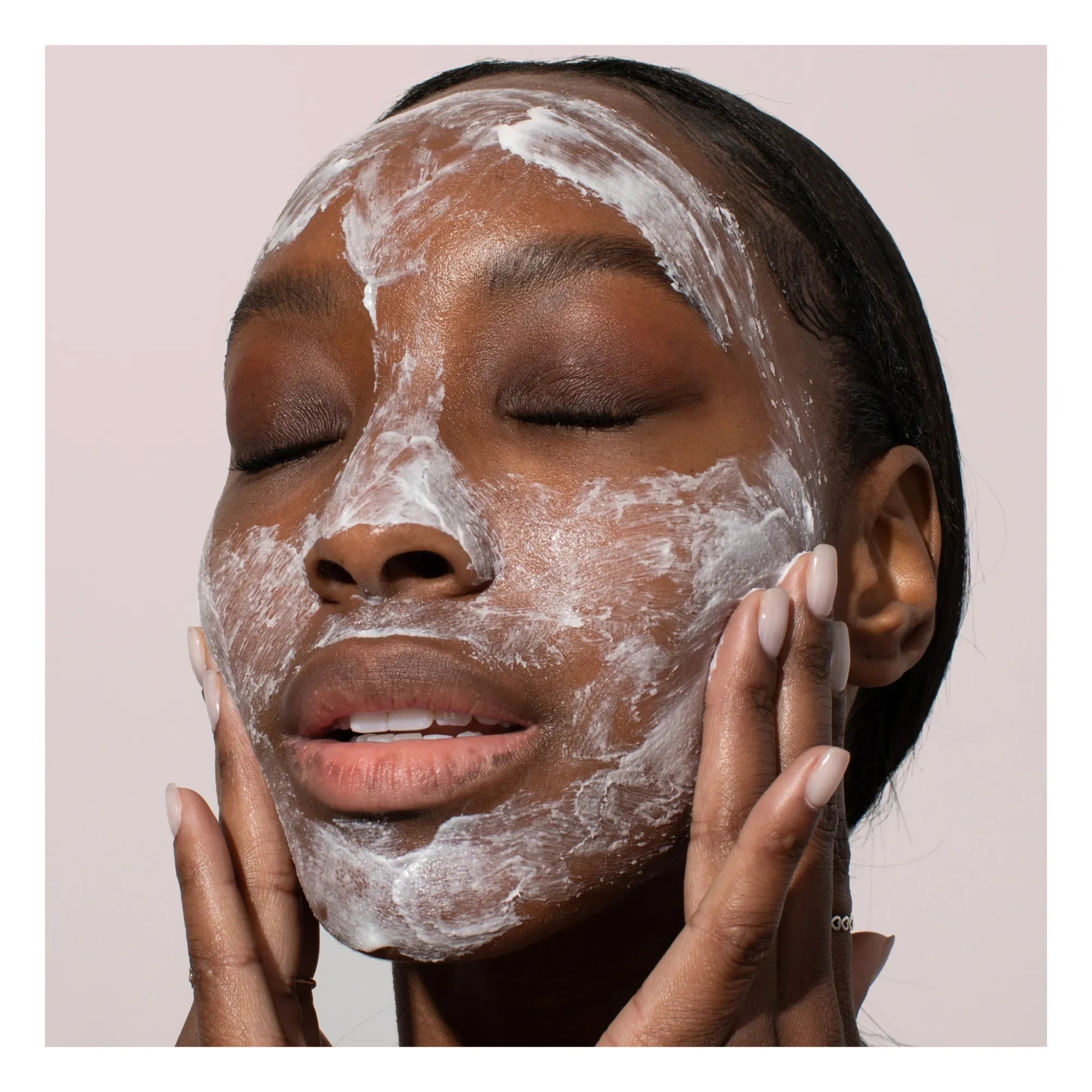 Odacité - Jojoba Perle Tägliche feuchtigkeitsspendende Peeling - 50 ml