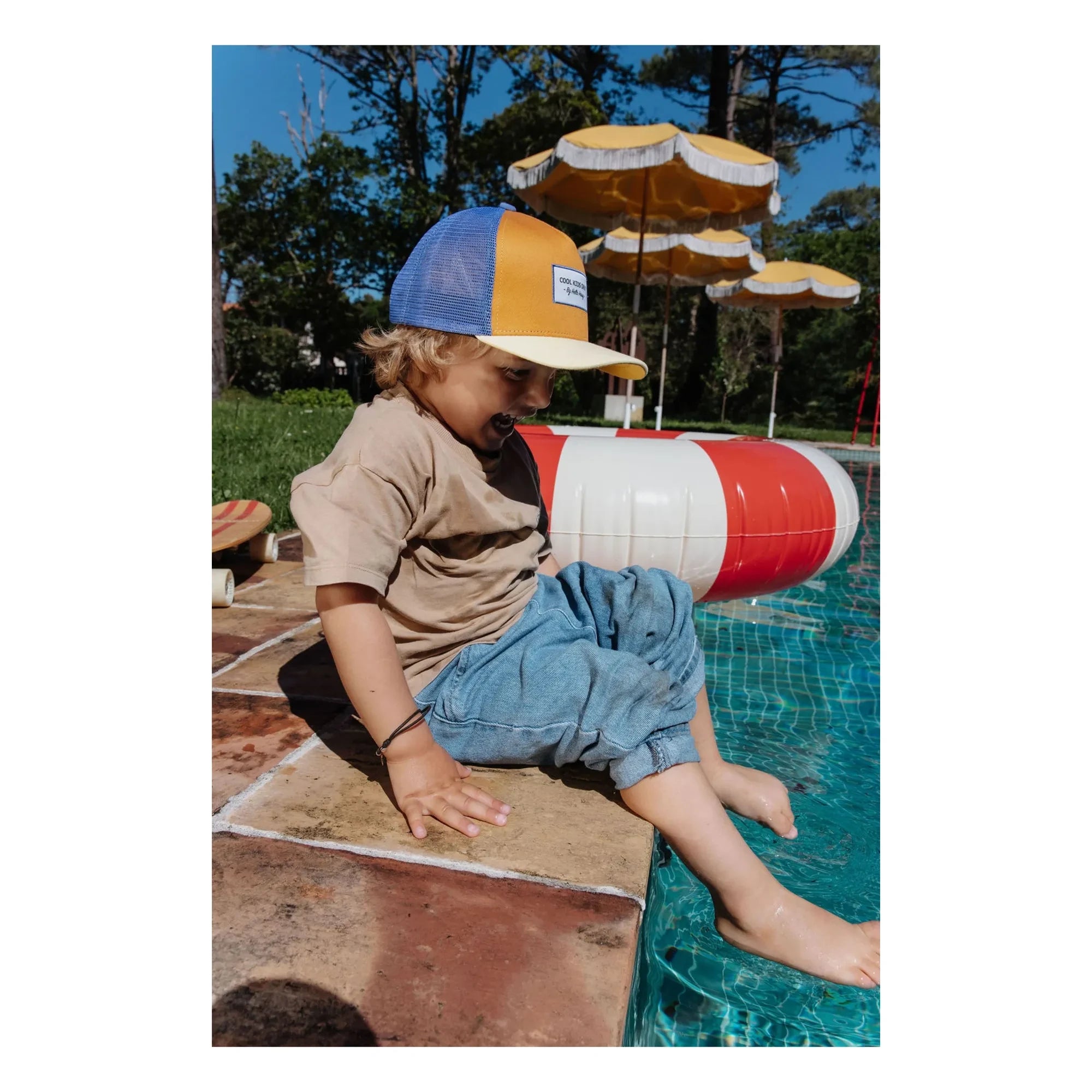 Hello Hossy - Trucker Mini Bio-Baumwoll-Kappe mit gebogenem Schirm | Camel