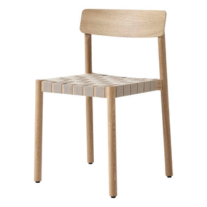 & Tradition - Betty TK1 Stuhl mit Holzfußgestell