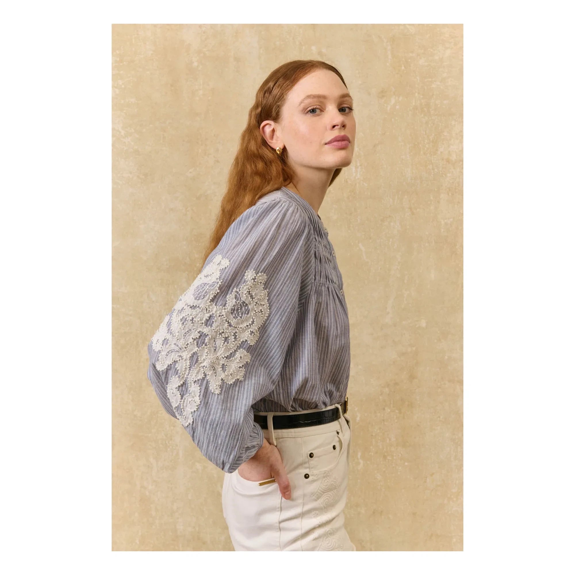 Louise Misha - Jally Gestreifte Bluse aus Bio-Baumwolle | Blau