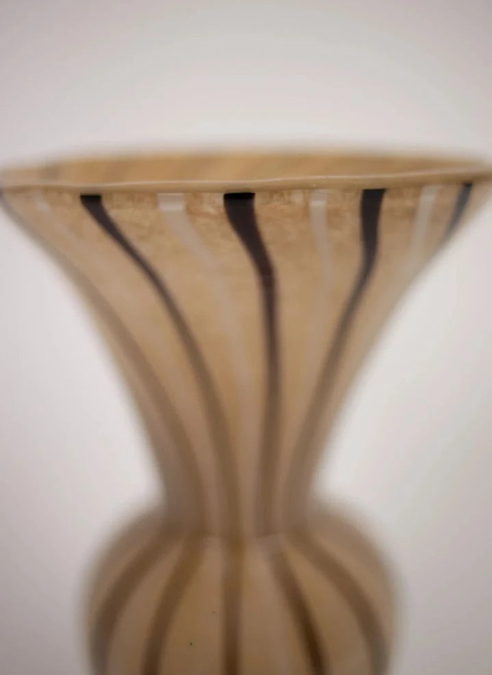 Olsson & Jensen - Stria Bodenvase | Latte