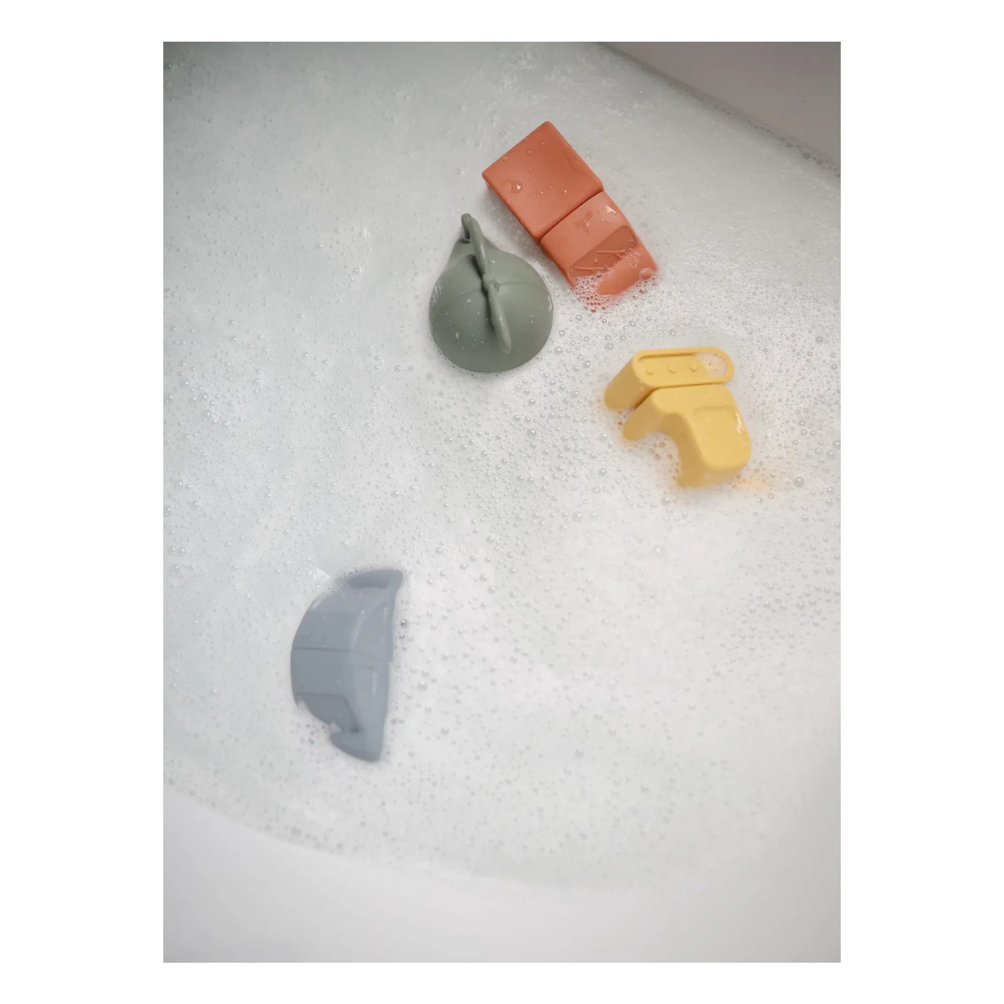 Mushie - Badespielzeug Fahrzeuge - 4er-Set