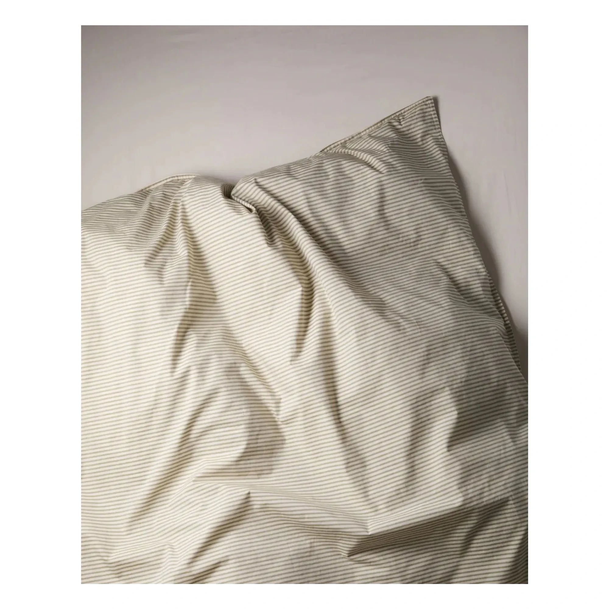 Suite 702 - Gestreifter Bettbezug aus Bio-Perkal – Olive-Creme | Olive