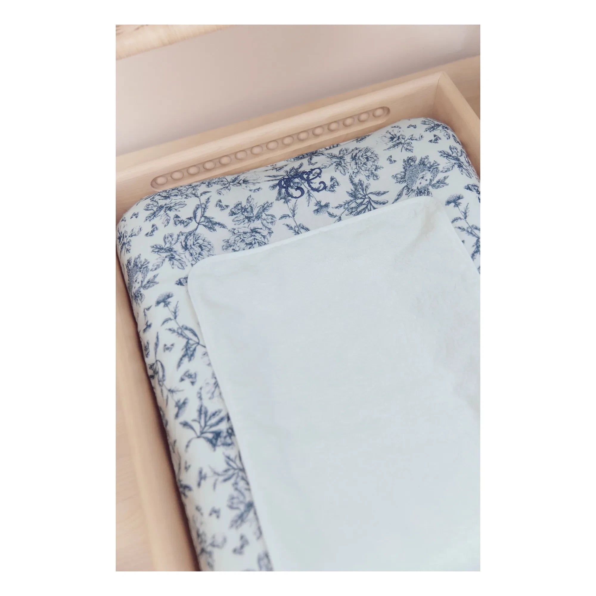 Tartine et Chocolat - Toile de Jouy Wickelauflagenbezug | Marineblau