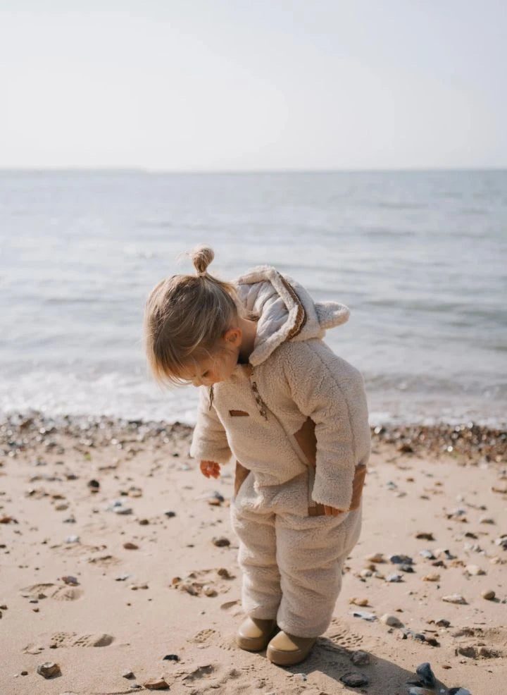 Töastie - Aus recycelten Fasern hergestellte Cloud Sherpa wasserdichte Jacke | Sand