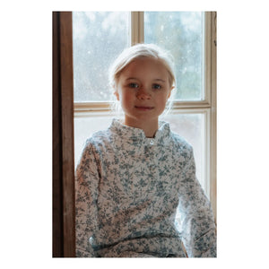Risu Risu - Lao Pyjama mit Blumenmuster aus Bio-Baumwoll-Musselin | Blau