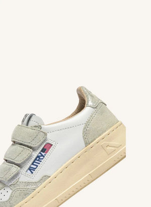 Autry - Kidstripes Niedrige Wildleder-Sneaker | Silber