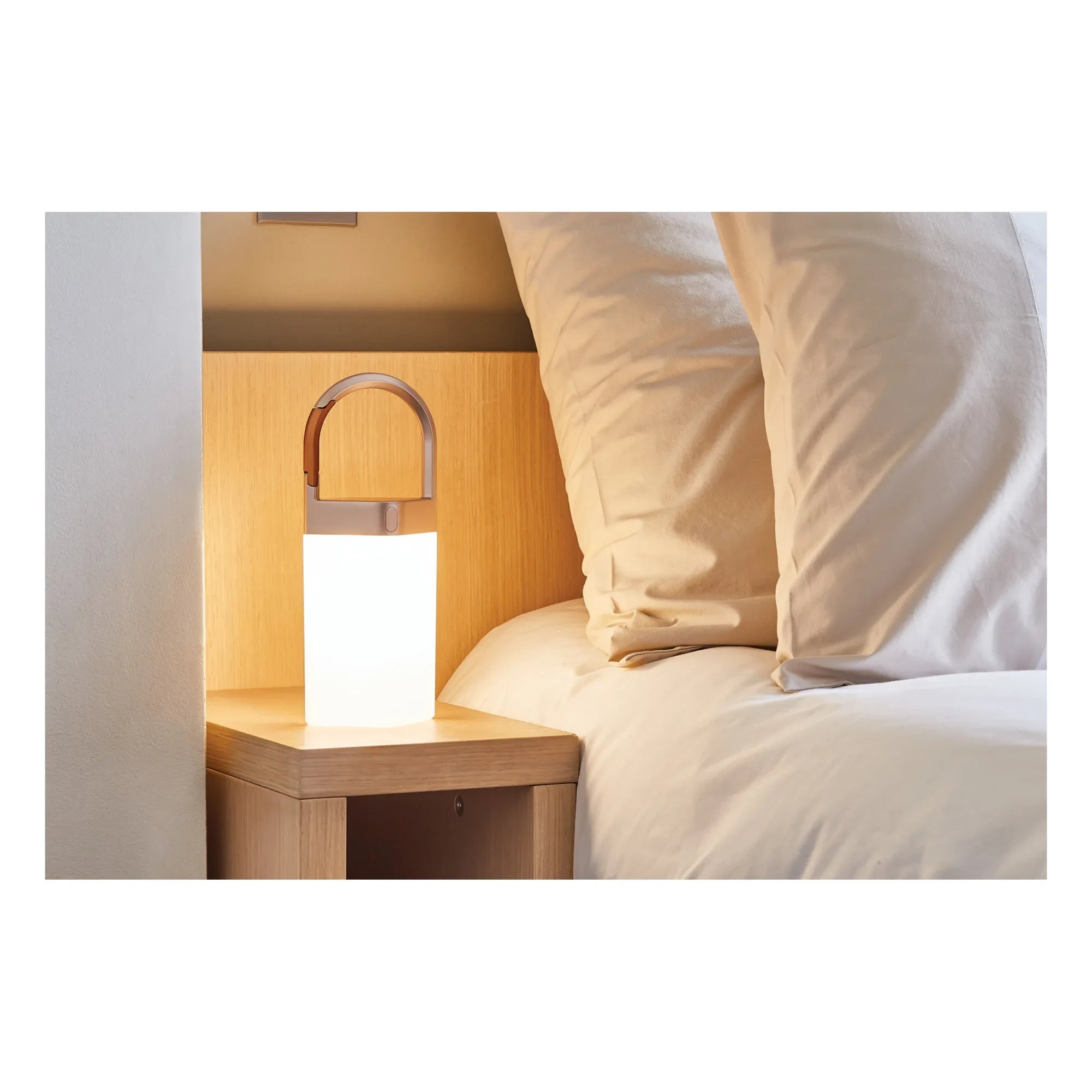 Lexon - Horizon Tragbare LED-Hängeleuchte für den Außenbereich | Gold