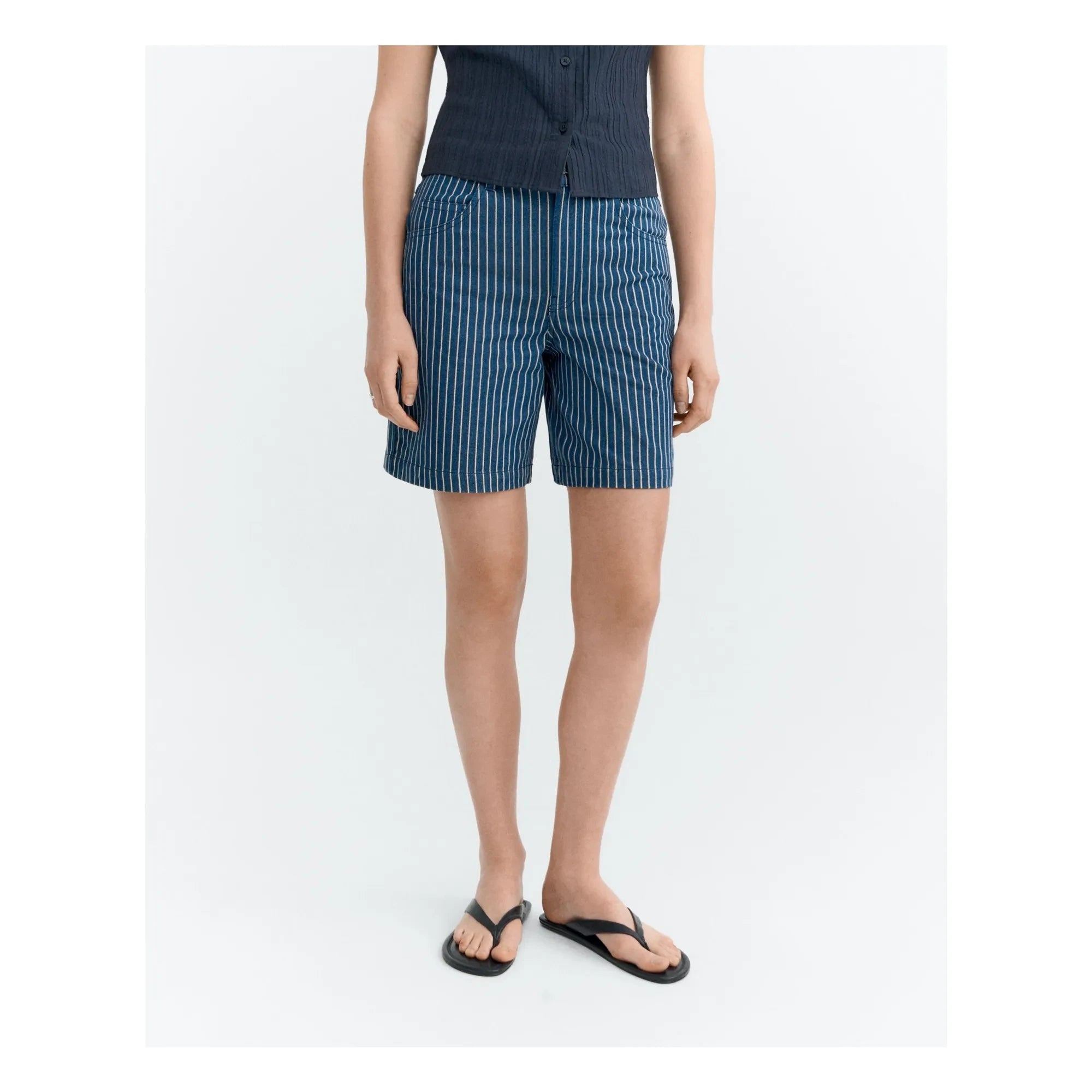 Thinking Mu - Luisa Gestreifte Bio-Baumwoll-Shorts | Grau-Blau